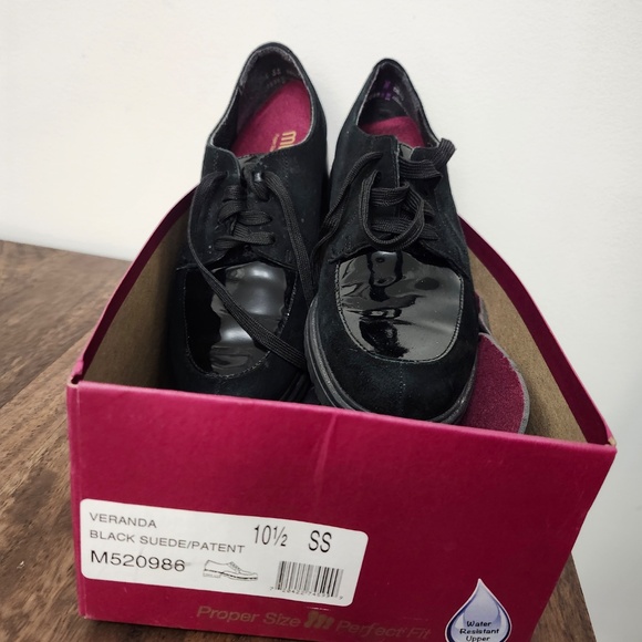 Narrow munro shoes - Picture 2 of 2